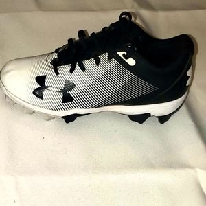Kids baseball cleats. Size 2